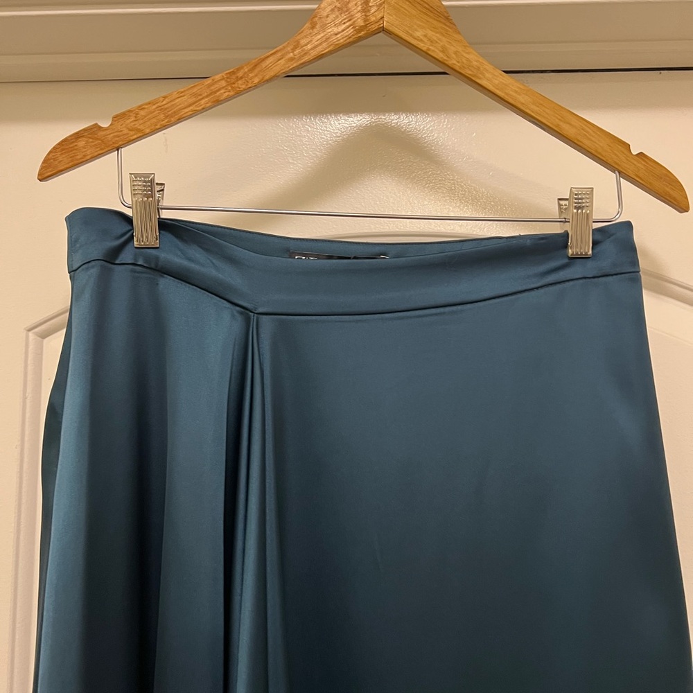 NWT Zara Duck Green Satin Effect Asymmetrical Skirt - Picture 6 of 13